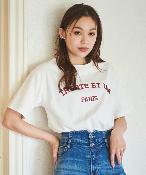 31 Sons de mode(トランテアン ソン ドゥ モード)の「カレッジライクPARISロゴT(Tシャツ/カットソー・レディース・オフホワイト/ネイビー・フリー)」の1枚目の写真