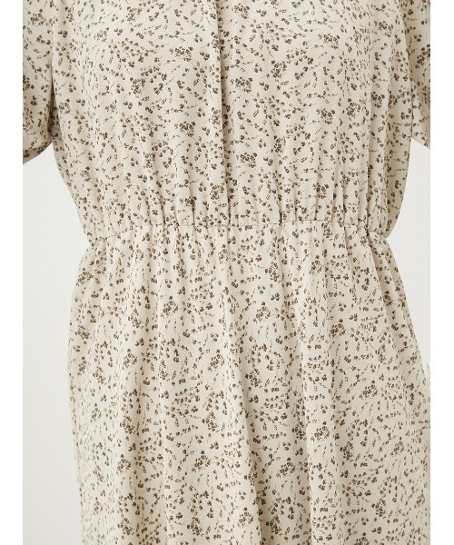 Mila Owen(ミラオーウェン)の「パフスリーブハイネック柄シフォンワンピース【手洗い可能】(ワンピース・レディース・アイボリー/チャコールグレー・0/1)」の7枚目の写真