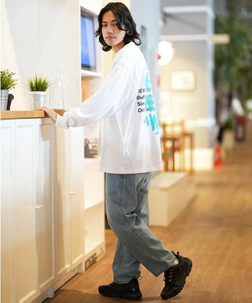 NEW ERA(ニューエラ)の「NEW ERA/ニューエラ ロンT/コットンTee オーバーサイズ バックプリント 14324706/14324708(Tシャツ/カットソー・メンズ・ブラック/モスグリーン/ホワイト・XL/2XL/L/M)」の9枚目の写真