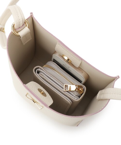 SHOO・LA・RUE（シューラルー）の「合皮ポシェット（ショルダーバッグ・キッズ・アイボリー/ピンク・00）」の9枚目の写真