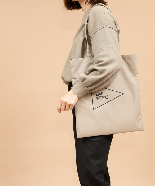 ERIE WORKS(エリーワークス)の「【ERIE WORKS】Sally/サリー(トートバッグ・レディース・ブラック/ブルー/バイオレット/ダークグリーン/ベージュ/ブラウン・FREE)」の13枚目の写真