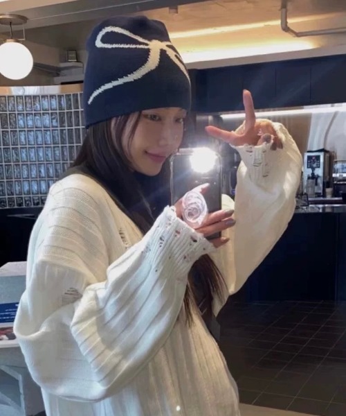 LADY LIKE(レディライク)の「リボン柄バイカラーニットキャップ(ニットキャップ/ビーニー・レディース・ネイビー/ブラック/オフホワイト・F)」の10枚目の写真