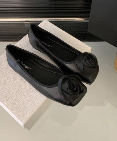 deux amour（ドゥーザムール）の「花モチーフパンプス（パンプス・レディース・ブラック/シルバー・LARGE/MEDIUM/SMALL）」の4枚目の写真