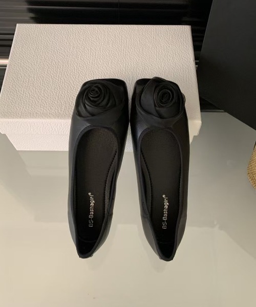 deux amour（ドゥーザムール）の「花モチーフパンプス（パンプス・レディース・ブラック/シルバー・LARGE/MEDIUM/SMALL）」の6枚目の写真