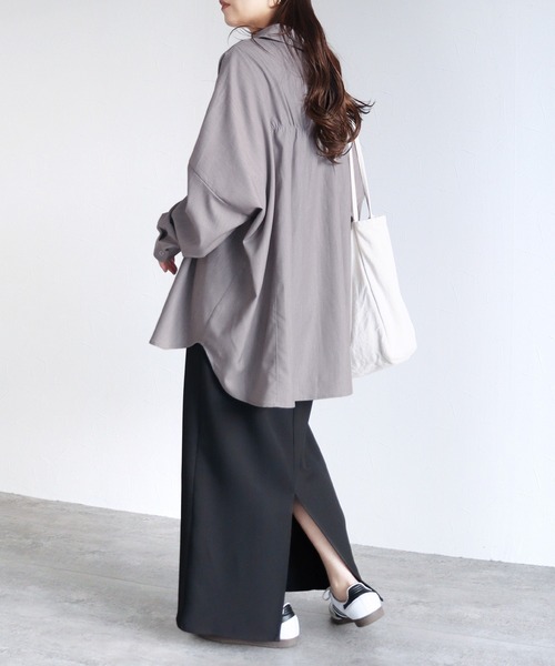 reca(レカ)の「バックシャーリングシャツ(シャツ/ブラウス・レディース・チャコールグレー/トップグレー・M)」の4枚目の写真
