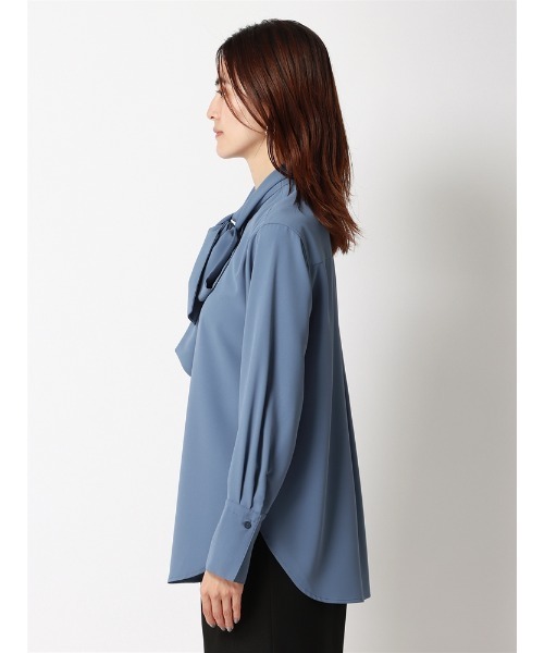 SUIT SQUARE（スーツスクエア）の「ボウタイブラウス ソフトジョーゼット 無地（シャツ/ブラウス・レディース・ブラック/カーキ/ブルー・38(9号)）」の7枚目の写真