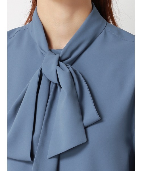 SUIT SQUARE（スーツスクエア）の「ボウタイブラウス ソフトジョーゼット 無地（シャツ/ブラウス・レディース・ブラック/カーキ/ブルー・38(9号)）」の9枚目の写真