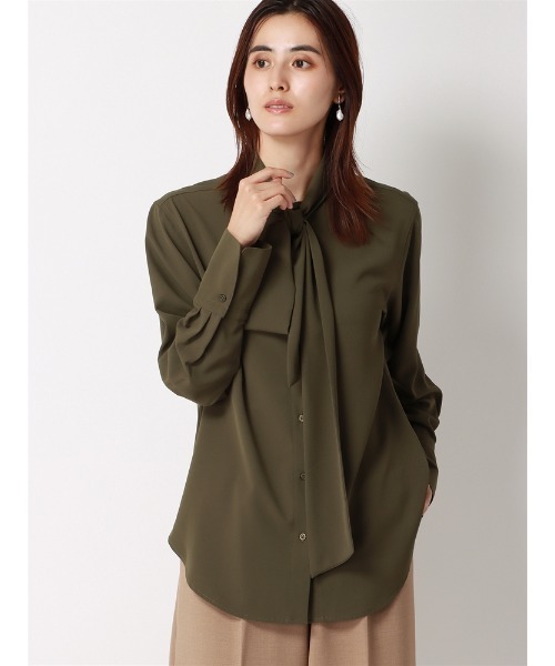 SUIT SQUARE（スーツスクエア）の「ボウタイブラウス ソフトジョーゼット 無地（シャツ/ブラウス・レディース・ブラック/カーキ/ブルー・38(9号)）」の16枚目の写真