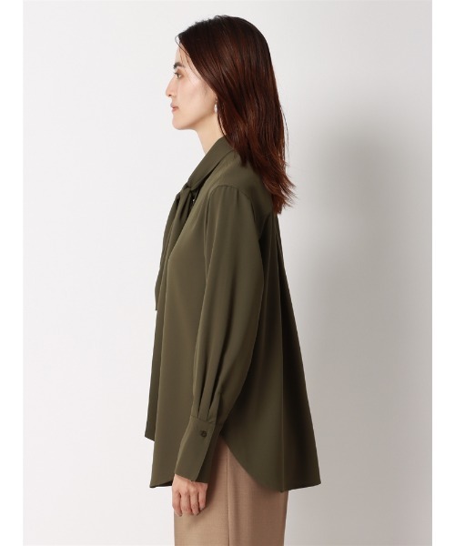 SUIT SQUARE（スーツスクエア）の「ボウタイブラウス ソフトジョーゼット 無地（シャツ/ブラウス・レディース・ブラック/カーキ/ブルー・38(9号)）」の18枚目の写真