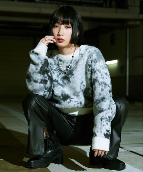 Ellno Loset（エルノロゼット）の「アブストラクトルーズシャギーニット（ニット/セーター・メンズ・ブルー/ブラック/レッド/オフホワイト・LARGE/MEDIUM/SMALL）」の8枚目の写真