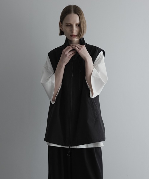 remer（リメール）の「loose Hi-zip tech vest / ルーズハイジップテックベスト《撥水・透湿・防風》（ベスト・メンズ・ブラック・X-SMALL/SMALL/MEDIUM/LARGE）」の3枚目の写真