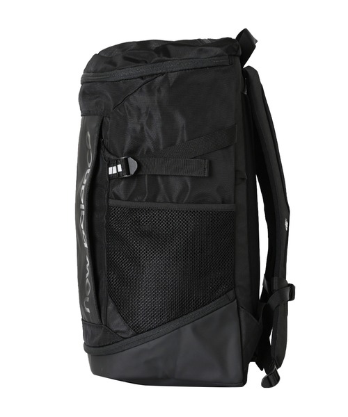 NEW BALANCE(ニューバランス)の「トップローディングバックパック 35L(バックパック/リュック・メンズ・ブラック/ブラック×ホワイト/グリーン系カモフラージュ・ONE SIZE)」の5枚目の写真