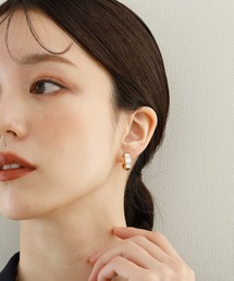 JewCas（ジュアキャス）の「JewCas カラーガラス３連meme/YOLO エアフィットイヤリング[JC4820-opal]（イヤリング）」