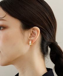 JewCas（ジュアキャス）の「JewCas カラーガラス３連meme/YOLO エアフィットイヤリング[JC4820-opal]（イヤリング）」