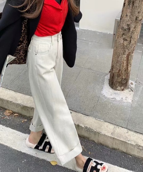 FINEnough(ファインナフ)の「折り返しホワイトデニムワイドパンツ(デニムパンツ・レディース・アイボリー・L/M/S)」の4枚目の写真