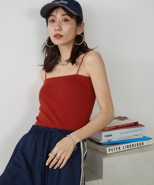 Auntie Rosa Holiday(アンティローザホリデー)の「カップ付きキャミソール(キャミソール・レディース・ブラウン/レッド/ナチュラル/ブラック・FREE)」の4枚目の写真