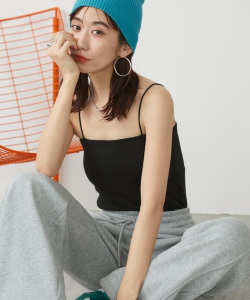 Auntie Rosa Holiday(アンティローザホリデー)の「カップ付きキャミソール(キャミソール・レディース・ブラウン/レッド/ナチュラル/ブラック・FREE)」の2枚目の写真