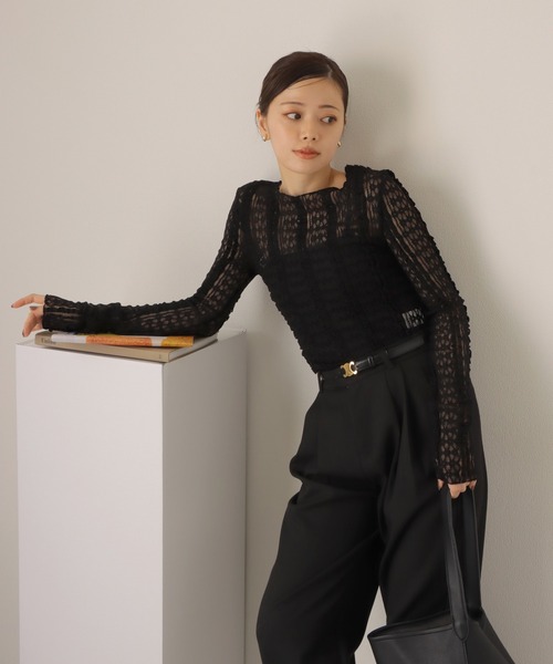 LAULEN（ローレン）の「sheer lace pullover /シアー レース編み クルーネック プルオーバー（その他トップス・レディース・ブラック/アイボリー/ブラウン・FREE）」の2枚目の写真