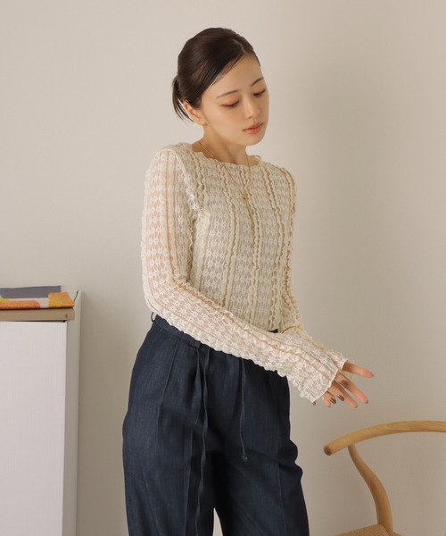 LAULEN（ローレン）の「sheer lace pullover /シアー レース編み クルーネック プルオーバー（その他トップス・レディース・ブラック/アイボリー/ブラウン・FREE）」の4枚目の写真