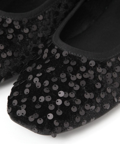 studio CLIP(スタディオクリップ)の「2WAYスパンコールフラットシューズ(バレエシューズ・レディース・オフホワイト/ブラック・MEDIUM/LARGE)」の12枚目の写真