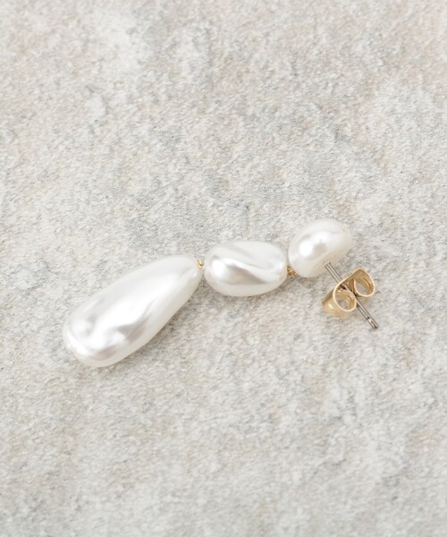 OPAQUE.CLIP（オペークドットクリップ）の「淡水パールピアス（ピアス（両耳用）・レディース・ゴールド・00）」の6枚目の写真