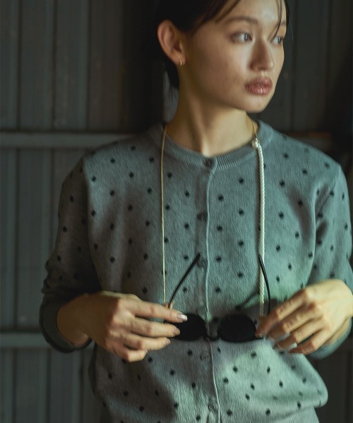 marjour（マージュール）の「PEARL SUNGLASSES CHAIN（メガネ・レディース・ゴールド・FREE）」の3枚目の写真