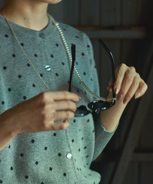 marjour（マージュール）の「PEARL SUNGLASSES CHAIN（メガネ・レディース・ゴールド・FREE）」の4枚目の写真