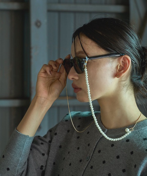 marjour（マージュール）の「PEARL SUNGLASSES CHAIN（メガネ・レディース・ゴールド・FREE）」の6枚目の写真