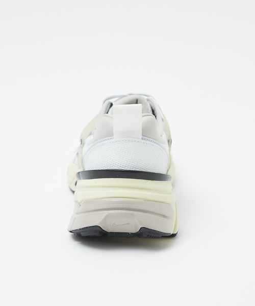 NIKE(ナイキ)の「【NIKE / ナイキ】 V2K RUN / V2Kランスニーカー(スニーカー・メンズ・グレー・28/27/26)」の2枚目の写真
