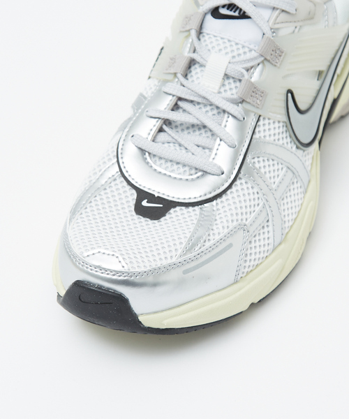 NIKE(ナイキ)の「【NIKE / ナイキ】 V2K RUN / V2Kランスニーカー(スニーカー・メンズ・グレー・28/27/26)」の6枚目の写真