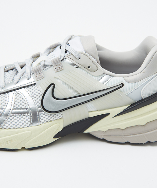 NIKE(ナイキ)の「【NIKE / ナイキ】 V2K RUN / V2Kランスニーカー(スニーカー・メンズ・グレー・28/27/26)」の9枚目の写真
