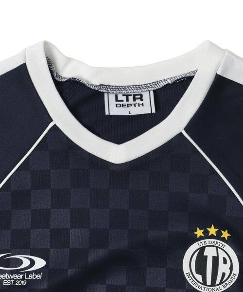LTR DEPTH（レイターデプス）の「LTR DEPTH/ラインスリーブゲームロンT（Tシャツ/カットソー・メンズ・アイボリー/ネイビー・MEDIUM/LARGE）」の4枚目の写真