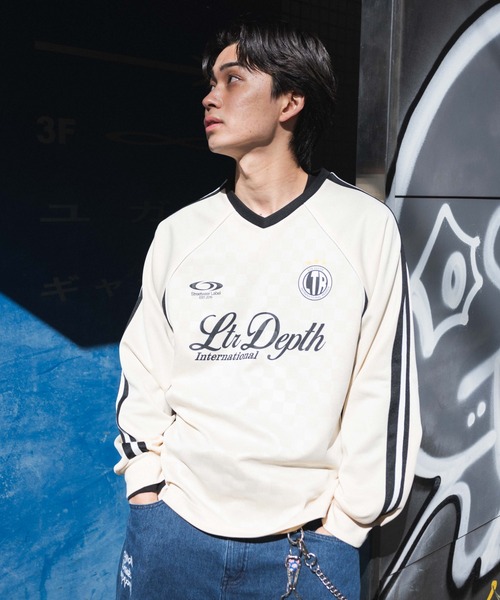 LTR DEPTH（レイターデプス）の「LTR DEPTH/ラインスリーブゲームロンT（Tシャツ/カットソー・メンズ・アイボリー/ネイビー・MEDIUM/LARGE）」の16枚目の写真