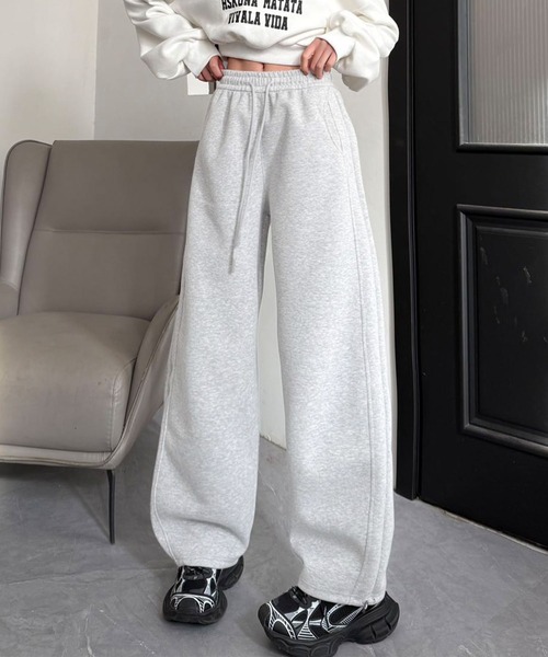 aimoha（アイモハ）の「スウエットワイドパンツ（スウェットパンツ・レディース・ライトグレー/ブラック/グレー/イエロー・MEDIUM/LARGE/X-LARGE）」の2枚目の写真