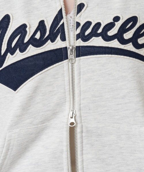 RAY CASSIN（レイカズン）の「ロゴジップフードパーカー（パーカー・レディース・ホワイト系その他/ネイビー/グレー系その他2・FREE）」の4枚目の写真