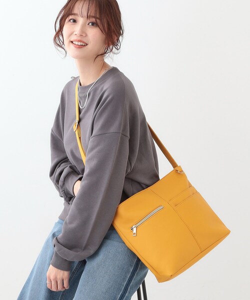 SHOO・LA・RUE（シューラルー）の「【ポケットたくさん】 フロント切り替えショルダーバッグ（ショルダーバッグ・レディース・ピンク系/イエロー/ベージュ/アイボリー/ブラック/ナチュラル・00）」の11枚目の写真