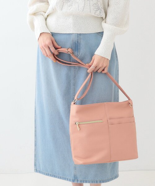 SHOO・LA・RUE（シューラルー）の「【ポケットたくさん】 フロント切り替えショルダーバッグ（ショルダーバッグ・レディース・ピンク系/イエロー/ベージュ/アイボリー/ブラック/ナチュラル・00）」の15枚目の写真