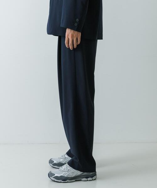 ATON（エイトン）の「ATON　HIGH TWIST WOOL WIDE PANTS（その他パンツ・メンズ・ネイビー/ブラック・4/6）」の4枚目の写真
