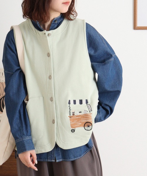 Emago（イマゴ）の「EMAGO コーヒーショップ刺繍ベスト（ベスト・レディース・アイボリー/ネイビー/グリーン・FREE）」の13枚目の写真