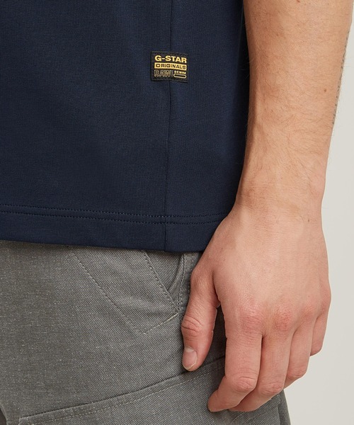 G-STAR（ジースター）の「BACK GRAPHIC ARCH T-SHIRT/バックプリントアーチロゴTシャツ（Tシャツ/カットソー・メンズ・ダークブラック/ホワイト/ダークネイビー/オリーブ・X-SMALL/SMALL/MEDIUM/LARGE/X-LARGE）」の9枚目の写真