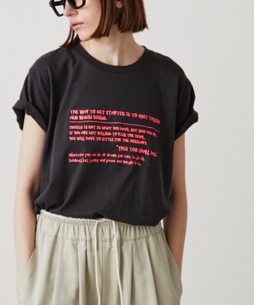 Auntie Rosa Holiday(アンティローザホリデー)の「ネオン刺繍ロゴTEE(Tシャツ/カットソー・レディース・チャコールグレー/オフホワイト/ナチュラル・FREE)」の2枚目の写真