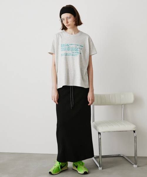 Auntie Rosa Holiday(アンティローザホリデー)の「ネオン刺繍ロゴTEE(Tシャツ/カットソー・レディース・チャコールグレー/オフホワイト/ナチュラル・FREE)」の5枚目の写真