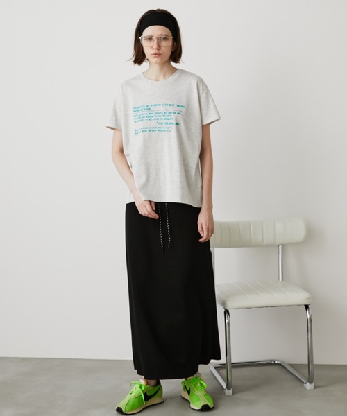 Auntie Rosa Holiday(アンティローザホリデー)の「ネオン刺繍ロゴTEE(Tシャツ/カットソー・レディース・チャコールグレー/オフホワイト/ナチュラル・FREE)」の4枚目の写真