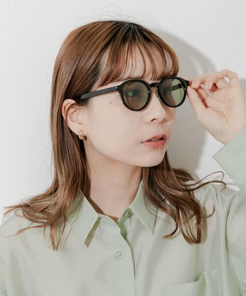 SMELLY（スメリー）の「ボストンシェイプサングラス（メガネ・レディース・グリーン系その他/グレー/グレー系その他/ブラウン系その他・-）」の4枚目の写真