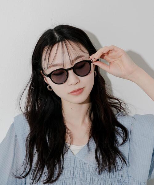 SMELLY（スメリー）の「ボストンシェイプサングラス（メガネ・レディース・グリーン系その他/グレー/グレー系その他/ブラウン系その他・-）」の13枚目の写真