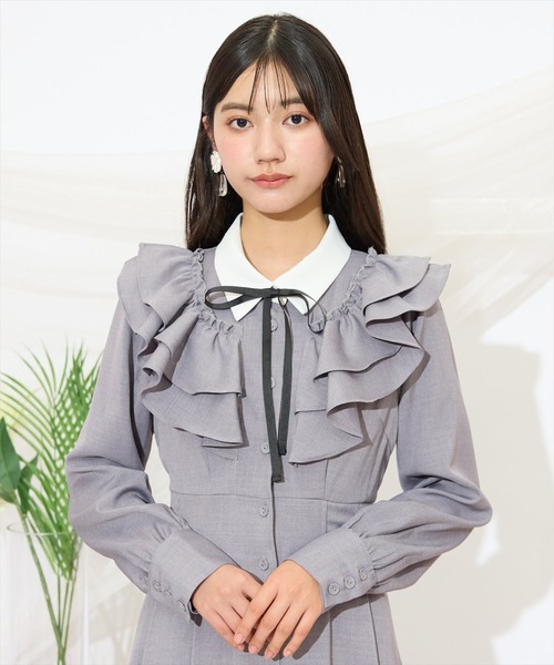WILLSELECTION(ウィルセレクション)の「配色襟ダブルフリルシャツワンピース(ワンピース・レディース・グレー系その他/ライトグレー/ベージュ・FREE)」の9枚目の写真