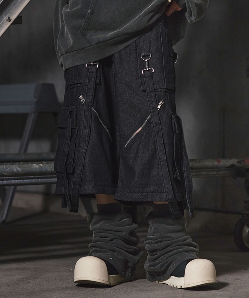 ERAR（エラー）の「【ERAR】3wayルーズシルエットハイギミックサスペンダーカーゴデニムパンツ（カーゴパンツ・メンズ・ブラック/ブラック系1・S/M/L/XL）」の11枚目の写真