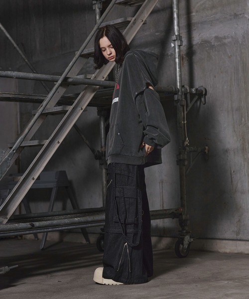 ERAR（エラー）の「【ERAR】3wayルーズシルエットハイギミックサスペンダーカーゴデニムパンツ（カーゴパンツ・メンズ・ブラック/ブラック系1・S/M/L/XL）」の21枚目の写真