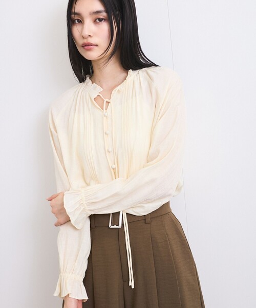 VIS(ビス)の「【洗える】ピンタックスタンドカラーフリルブラウス(シャツ/ブラウス・レディース・ライトグリーン/オフホワイト/チャコールグレー・FREE)」の14枚目の写真