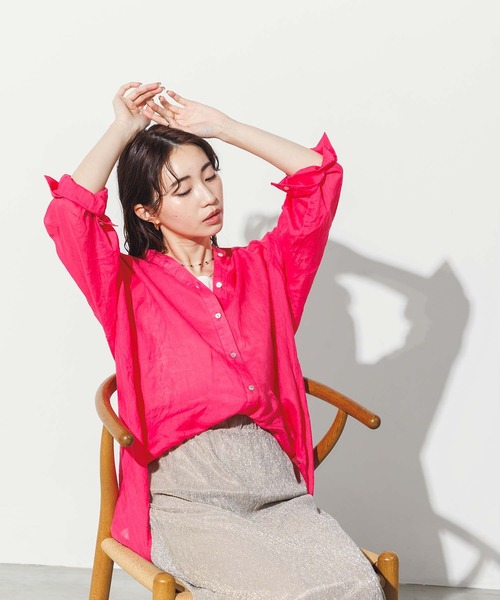 Gready Brilliant（グレディブリリアン）の「ＬＵラミー後スリットシャツ（シャツ/ブラウス・レディース・ベージュ/オフホワイト/ピンク/ライトグリーン・38）」の10枚目の写真